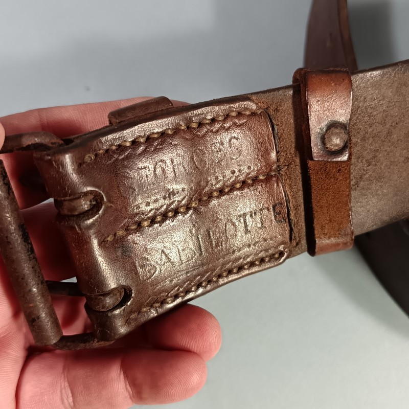 CEINTURON TROUPE EN CUIR MARRON MODELE 1903/1914 BOUCLE FER FABRICATION PREMIERE GUERRE NOMINATIF